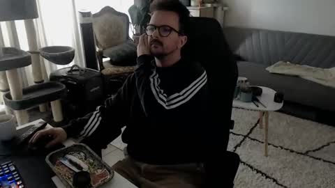 cream36 online show from 10/13/25, 07:52