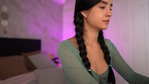 Snapshot of winonaa__ chatting on 01/31/26, 07:11 Win online show from 01/31/26, 07:11