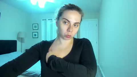 Snapshot of winter_miracle chatting on 09/26/25, 06:17 Winter Miracle online show from 09/26/25, 06:17