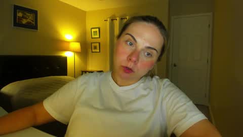 Snapshot of winter_miracle chatting on 10/08/25, 05:16 Winter Miracle online show from 10/08/25, 05:16