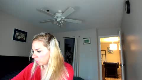 Snapshot of winter_miracle chatting on 10/19/25, 05:46 Winter Miracle online show from 10/19/25, 05:46