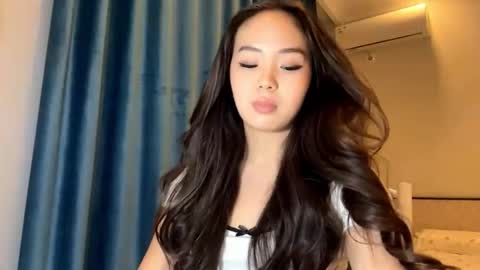 Amina online show from 11/28/25, 03:04