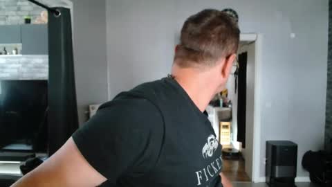 Snapshot of wirzwei8883 chatting on 06/04/26, 10:32 Dirty online show from 06/04/26, 10:32