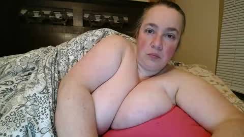 Snapshot of witchannie chatting on 10/28/25, 08:51 Annie online show from 10/28/25, 08:51