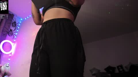     Luna Violeta  A r t i s t  online show from 12/19/24, 01:18