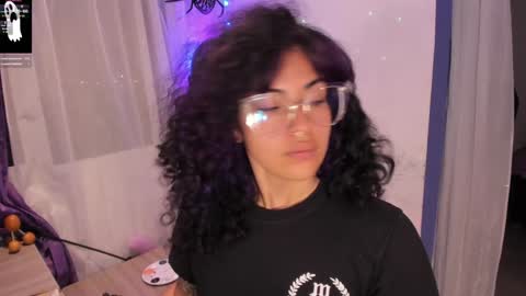     Luna Violeta  A r t i s t  online show from 01/04/25, 01:52