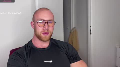 Snapshot of wlademarbergs chatting on 01/15/25, 12:51 Wlademar online show from 01/15/25, 12:51