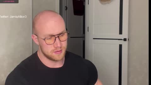 Snapshot of wlademarbergs chatting on 10/15/25, 12:38 Wlademar online show from 10/15/25, 12:38