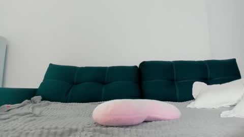 Snapshot of wladilia chatting on 10/18/25, 08:09 wladilia online show from 10/18/25, 08:09