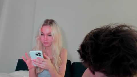 Snapshot of wladilia chatting on 11/30/25, 10:25 wladilia online show from 11/30/25, 10:25