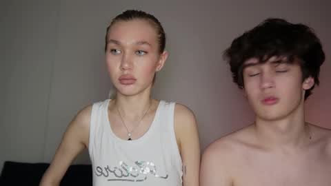 Snapshot of wladilia chatting on 12/18/25, 06:03 wladilia online show from 12/18/25, 06:03