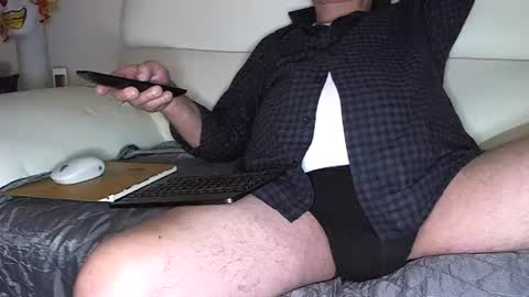 Snapshot of wobbel chatting on 12/25/24, 04:32 wobbel online show from 12/25/24, 04:32