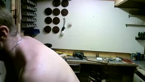 wolf021221 online show from 09/19/25, 06:30