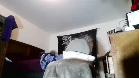 Snapshot of wolfman79 chatting on 11/28/25, 11:13 wolfman79 online show from 11/28/25, 11:13