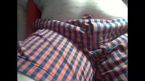 Snapshot of wolfoerl chatting on 09/30/25, 01:49 wolfoerl online show from 09/30/25, 01:49