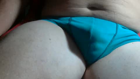 Snapshot of wolfoerl chatting on 10/14/25, 08:42 wolfoerl online show from 10/14/25, 08:42