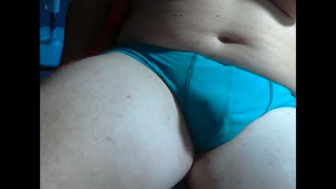 Snapshot of wolfoerl chatting on 10/19/25, 12:50 wolfoerl online show from 10/19/25, 12:50