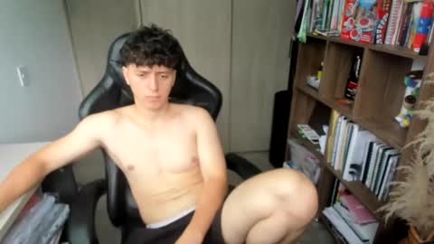 Snapshot of wolker_allan chatting on 12/13/25, 07:53 wolker_allan online show from 12/13/25, 07:53