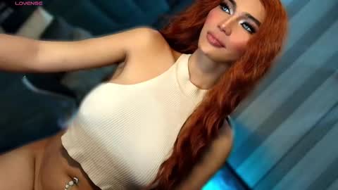 Snapshot of womanofyourdesire_ts chatting on 02/13/26, 03:24 Julia online show from 02/13/26, 03:24