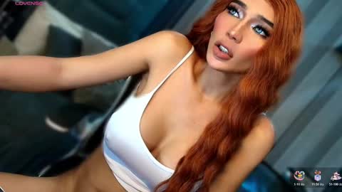 Snapshot of womanofyourdesire_ts chatting on 02/22/26, 04:02 Julia online show from 02/22/26, 04:02