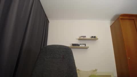 Snapshot of women_pleasures chatting on 10/15/25, 05:24 women_pleasures online show from 10/15/25, 05:24