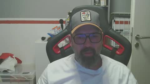 Snapshot of womenizzeer chatting on 12/06/24, 07:54 Adam online show from 12/06/24, 07:54