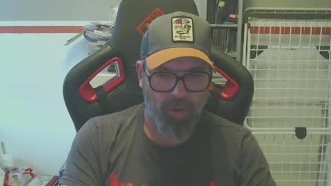 Snapshot of womenizzeer chatting on 02/21/25, 03:32 Adam online show from 02/21/25, 03:32