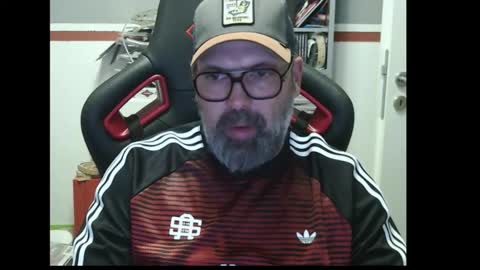 Snapshot of womenizzeer chatting on 09/22/25, 10:12 Adam online show from 09/22/25, 10:12