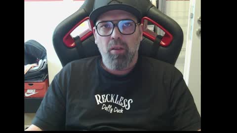 Snapshot of womenizzeer chatting on 04/27/26, 03:54 Adam online show from 04/27/26, 03:54