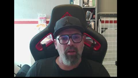 Snapshot of womenizzeer chatting on 06/17/26, 03:46 Adam online show from 06/17/26, 03:46