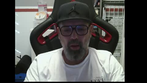 Snapshot of womenizzeer chatting on 06/22/26, 04:37 Adam online show from 06/22/26, 04:37