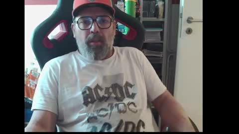 Snapshot of womenizzeer chatting on 07/12/26, 01:57 Adam online show from 07/12/26, 01:57