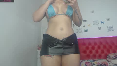 Sofia And Thomas online show from 02/06/25, 08:23