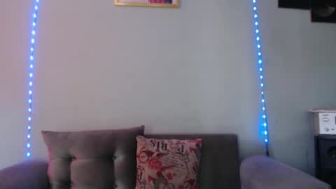 Snapshot of wonderfullight chatting on 01/14/26, 07:52 SHENIEL RODRIGUEZ online show from 01/14/26, 07:52