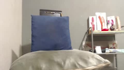 Snapshot of wonderfullight chatting on 01/17/26, 11:04 SHENIEL RODRIGUEZ online show from 01/17/26, 11:04