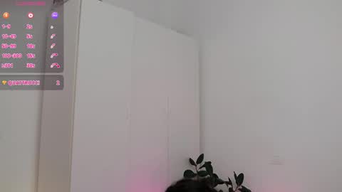 Snapshot of wonderwomannn chatting on 10/06/25, 08:28 Amalia online show from 10/06/25, 08:28