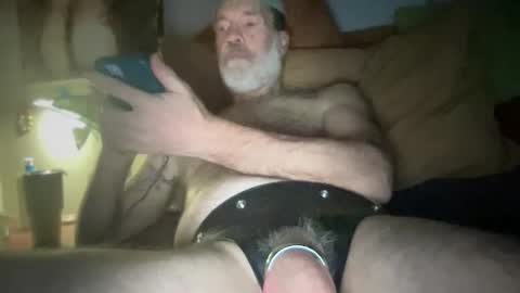 Snapshot of woodchuck185 chatting on 12/05/25, 03:59 Chuck online show from 12/05/25, 03:59