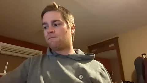 woodeee77 online show from 03/08/25, 05:28