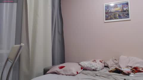 Snapshot of woodland_peony chatting on 06/17/26, 04:08 Woodland Peony online show from 06/17/26, 04:08