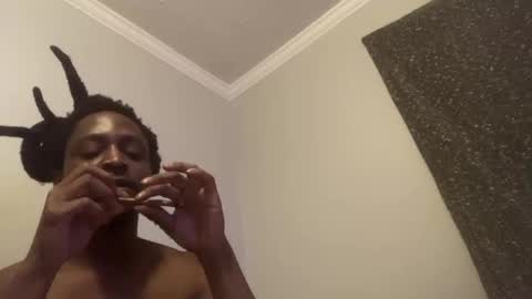 Snapshot of woodpipe69 chatting on 02/21/25, 12:39 Woodpipe69 online show from 02/21/25, 12:39