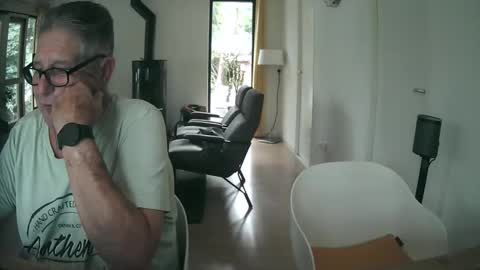 Snapshot of woodwurm chatting on 09/16/25, 03:46 woodwurm and Snoeske online show from 09/16/25, 03:46