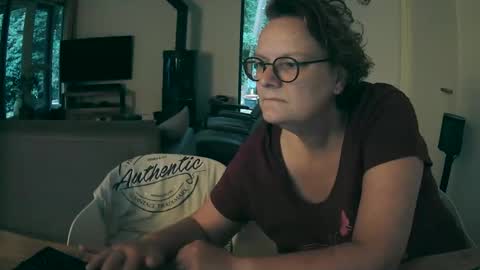 Snapshot of woodwurm chatting on 09/27/25, 05:56 woodwurm and Snoeske online show from 09/27/25, 05:56