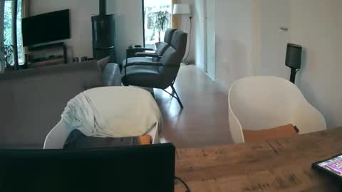 Snapshot of woodwurm chatting on 11/09/25, 07:28 woodwurm and Snoeske online show from 11/09/25, 07:28