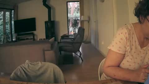 Snapshot of woodwurm chatting on 12/01/25, 07:13 woodwurm and Snoeske online show from 12/01/25, 07:13