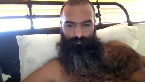 woof_wolf37 online show from 10/20/25, 04:40