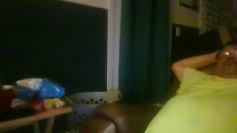 Snapshot of woperator3 chatting on 12/21/24, 10:39 woperator3 online show from 12/21/24, 10:39
