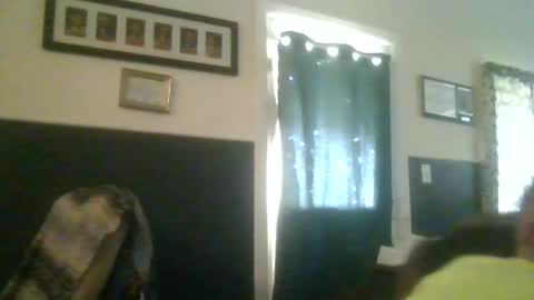 Snapshot of woperator3 chatting on 02/21/25, 08:27 woperator3 online show from 02/21/25, 08:27