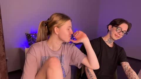 Snapshot of worldofllove chatting on 01/01/25, 05:44 Arnika and Simon online show from 01/01/25, 05:44