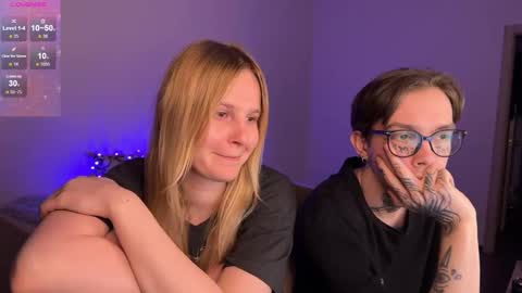 Snapshot of worldofllove chatting on 01/15/25, 09:20 Arnika and Simon online show from 01/15/25, 09:20