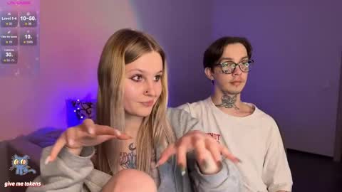 Snapshot of worldofllove chatting on 01/23/25, 07:29 Arnika and Simon online show from 01/23/25, 07:29